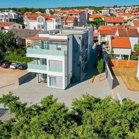 Rajkovic Apartman Zára